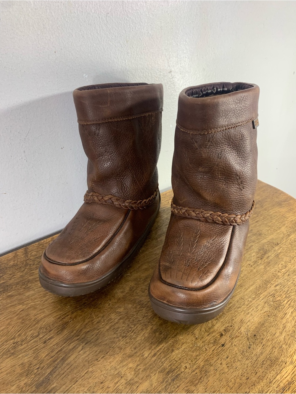 Vintage Manitobah Waterproof Brown Leather Winter Boots – Real Wool Lined
